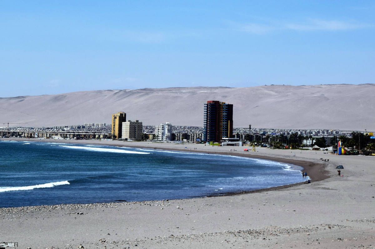 silver-travellers-chile-highlight-arica-beach1-mobile Arica's beaches in Chile are popular