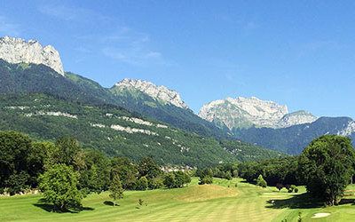Golf in the charming town of Annecy