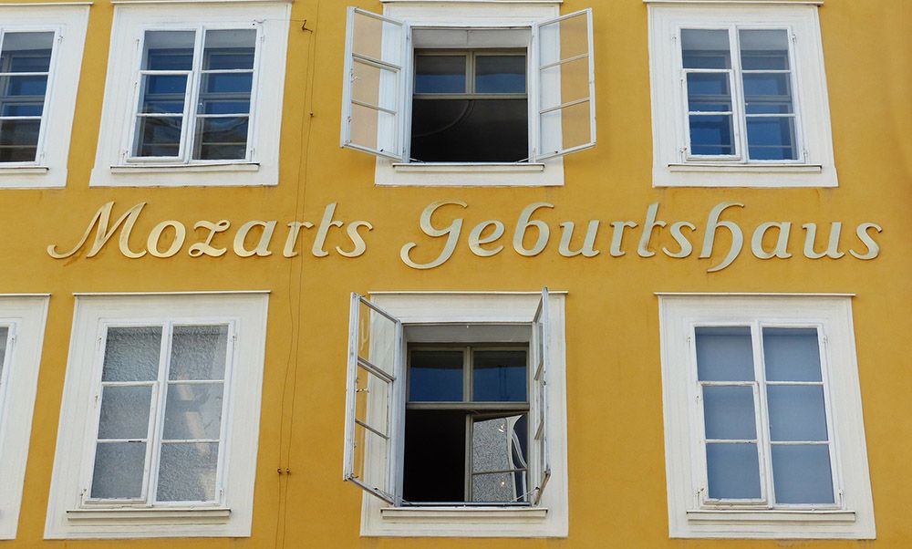 silver-travellers-austria-highlight-salzburg-mozart-birthplace-mobile Birthplace Mozart