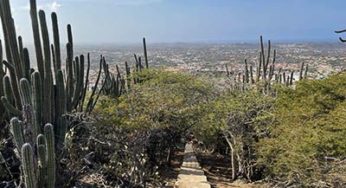 Climbing the Hooiberg on Aruba