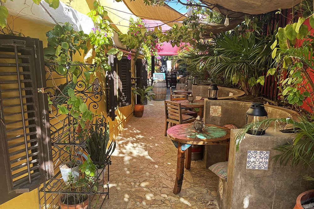 silver-travellers-dutch-caribbean-bonaire-highlight-culinary-bonaire-cantina-mobile La Cantina