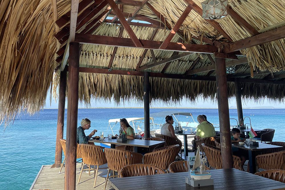 silver-travellers-dutch-caribbean-bonaire-highlight-culinary-bonaire-karels-mobile Karel's