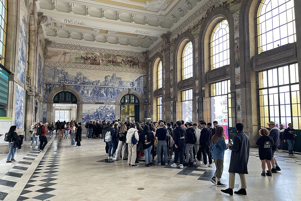 Sao Bente Train station