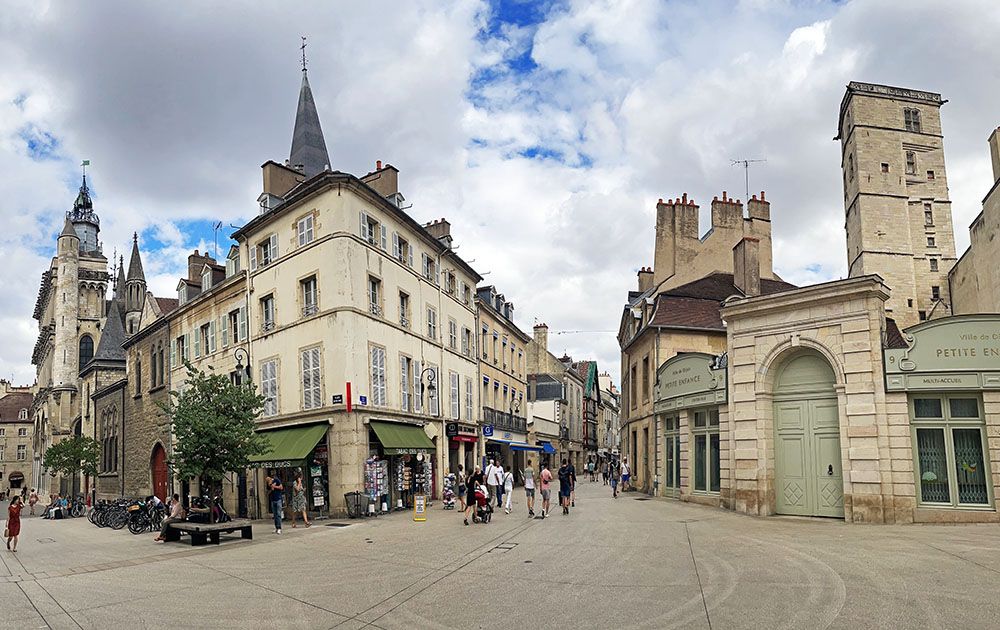 Shopping street