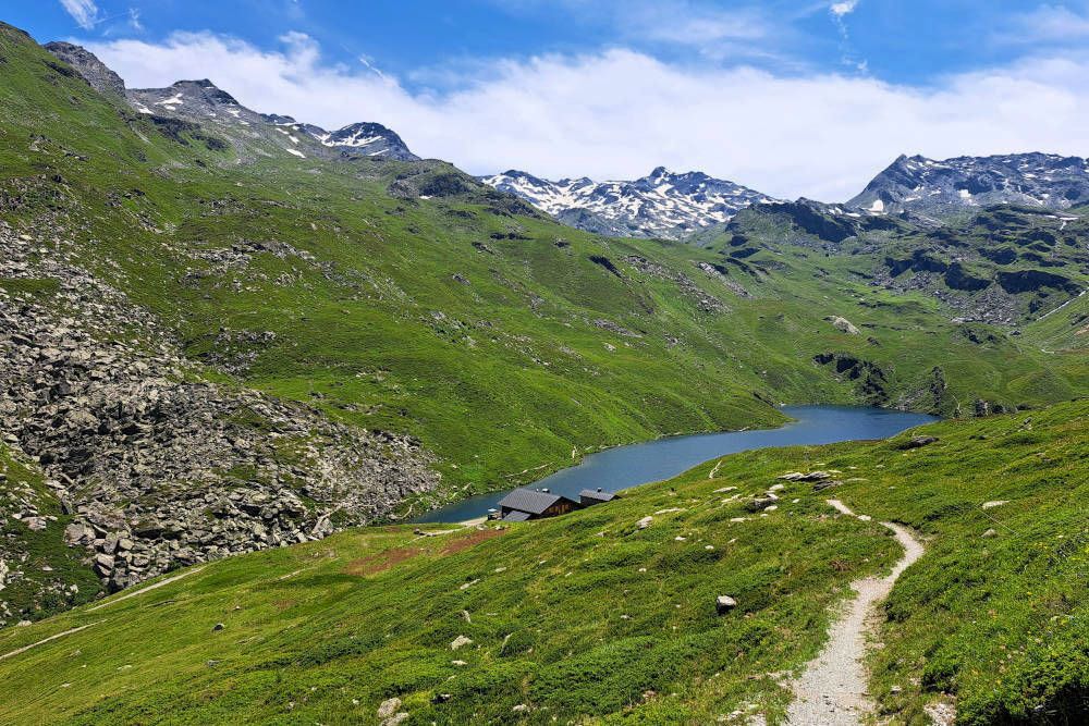 silver-travellers-france-highlight-hike-lac-du-lou-lake-mobile Lake