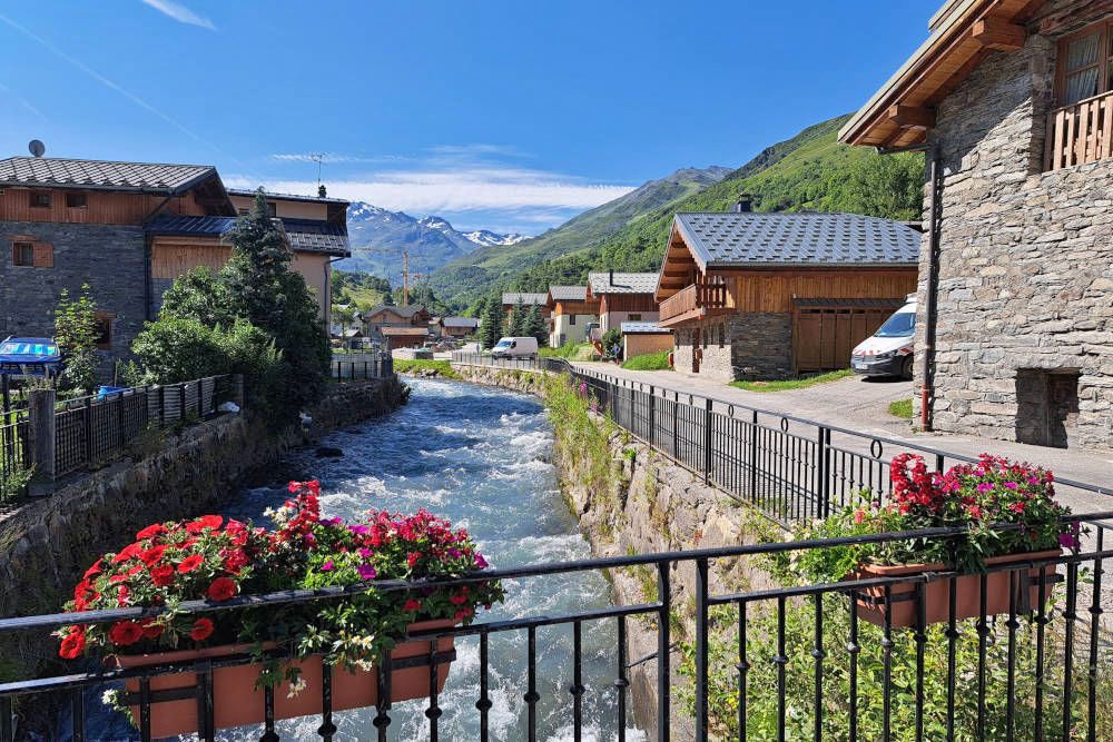 silver-travellers-france-highlight-hike-lac-du-lou-river-mobile River