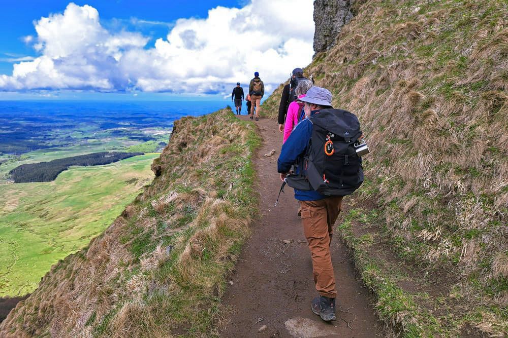 silver-travellers-france-highlight-puy-de-sancy-narrow-mobile Narrow path