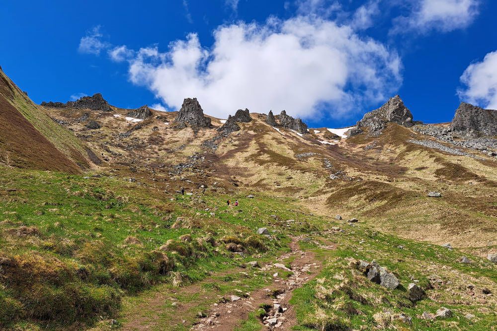 silver-travellers-france-highlight-puy-de-sancy-peaks-mobile Peaks