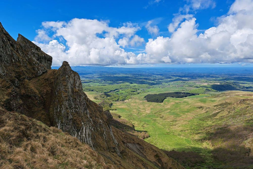 silver-travellers-france-highlight-puy-de-sancy-valley-mobile Valley