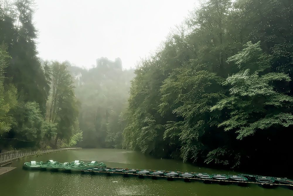 silver-travellers-germany-highlight-malerweg-stage2-lake-pedal-boats-mobiel Pedal boats