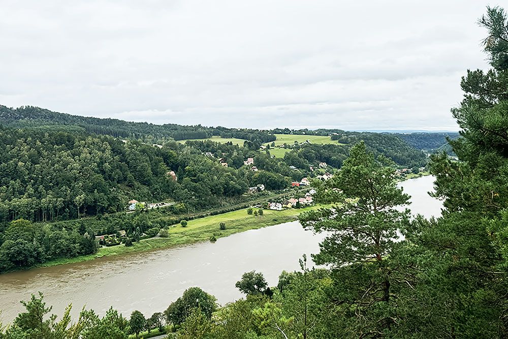 silver-travellers-germany-highlight-malerweg-stage2-view-elbe-mobiel View
