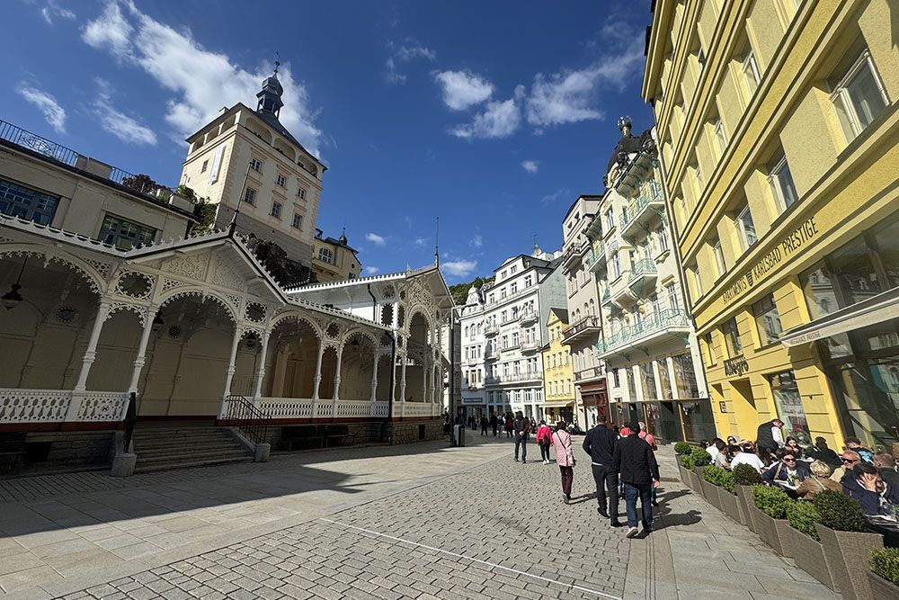 silver-travellers-czech-republic-highlight-carlsbad-colonnade2-mobile Colonnade in Carlsbad