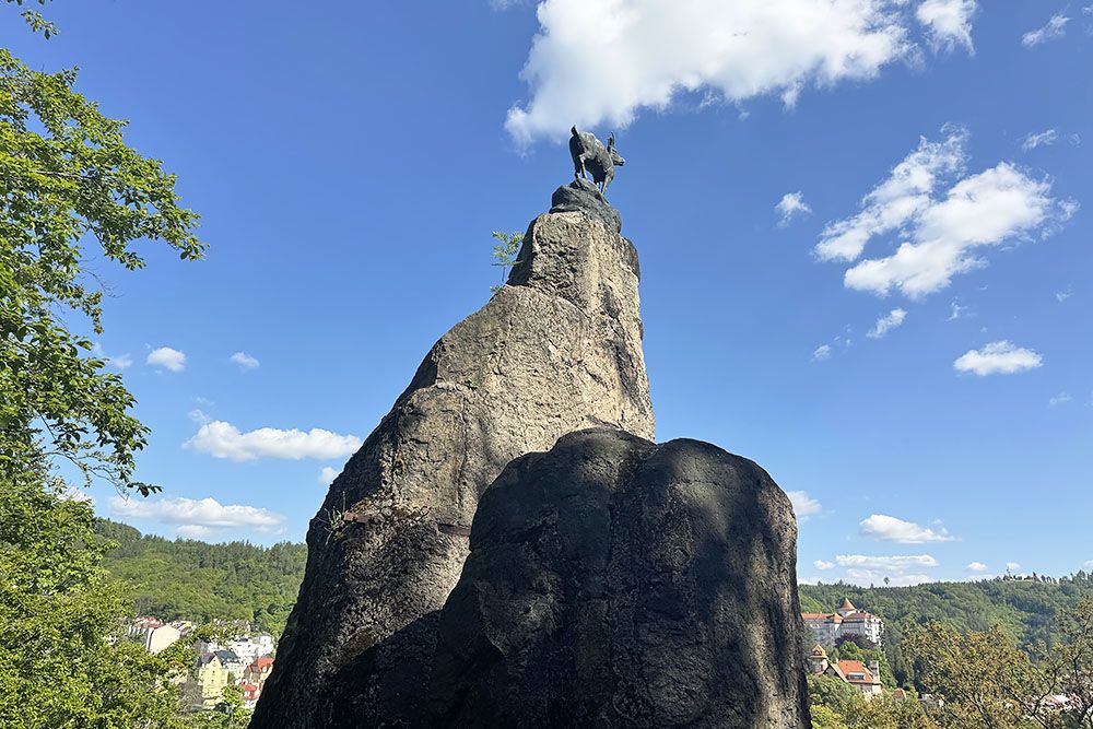 silver-travellers-czech-republic-highlight-carlsbad-deer-jump-mobile Deer jump