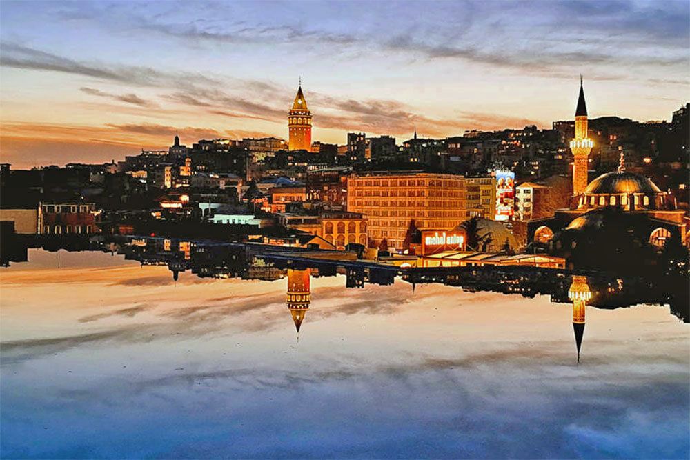 silver-travellers-turkiye-highlight-istanbul-reflection-mobile Reflection