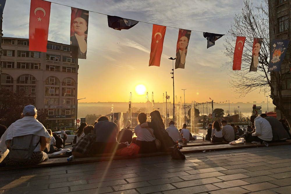 silver-travellers-turkiye-highlight-istanbul-square-sunset-mobile Sunset