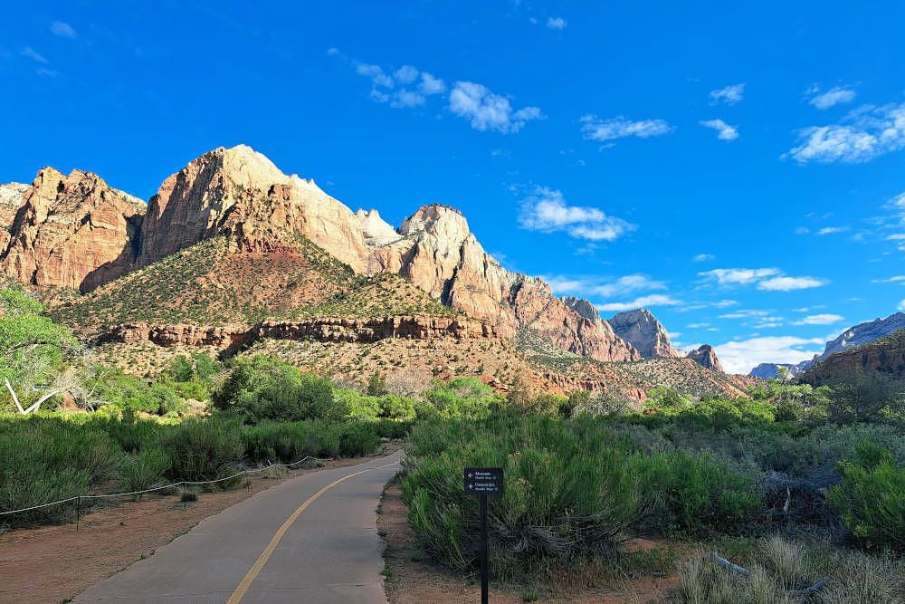 silver-travellers-usa-highlight-national-parks-swusa-landscape-zionnp-mobile Zion NP