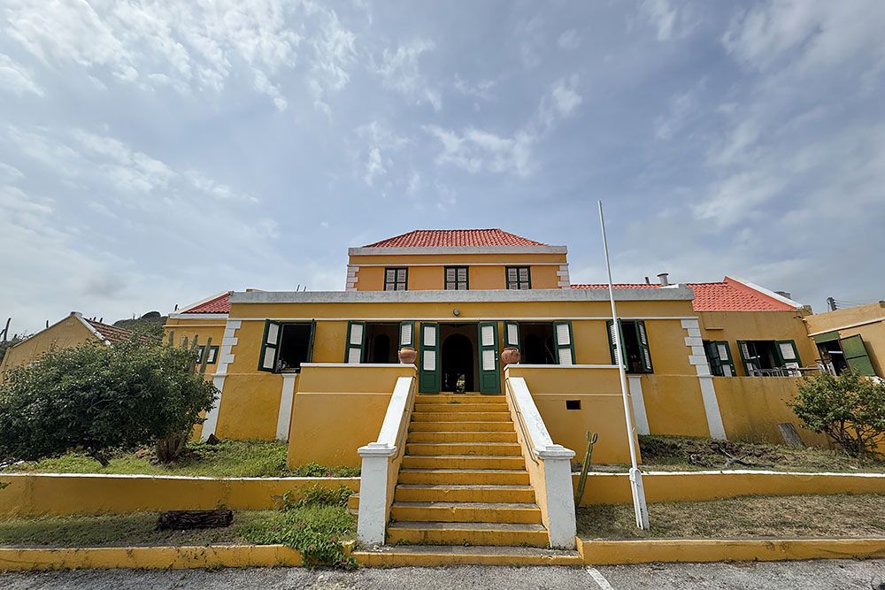 Front of plantation house Dokterstuin, Curaçao