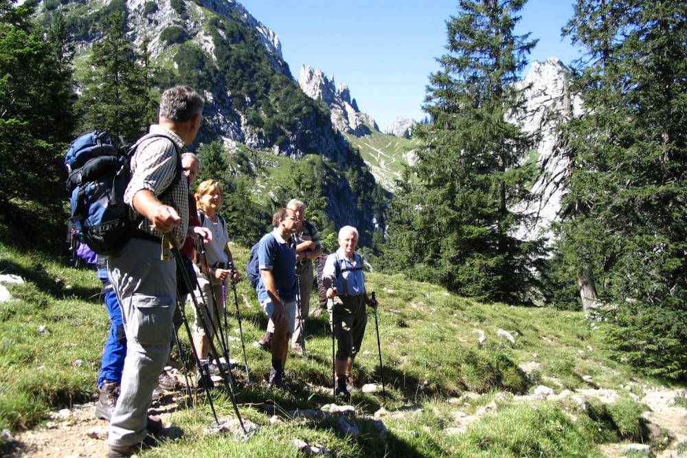 silver-travellers-germany-highlight-romantic-road-hikers Hikers