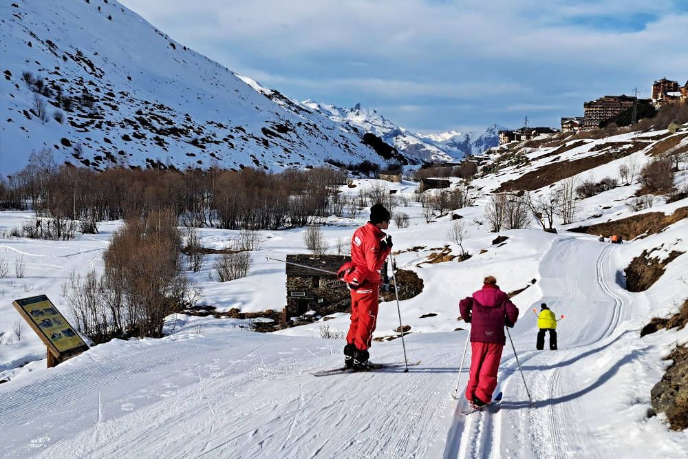 snowshoeing and cross country skiing in Les Menuires